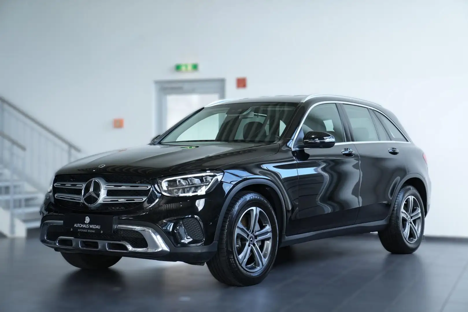 Mercedes-Benz GLC 200 4Matic *AUT*NAV*LED*360°* Noir - 2