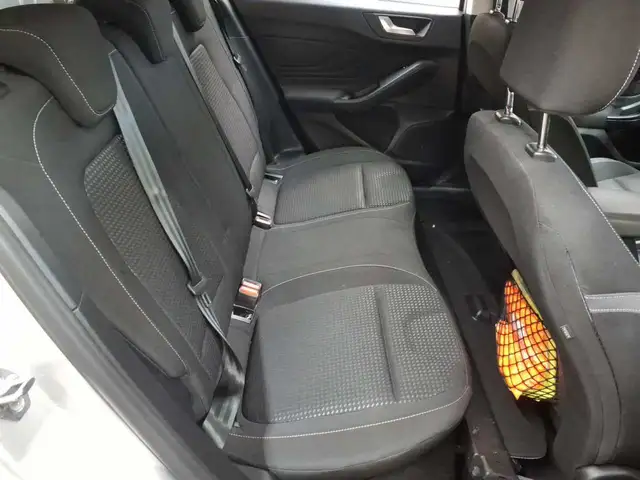 Ford Focus view 14