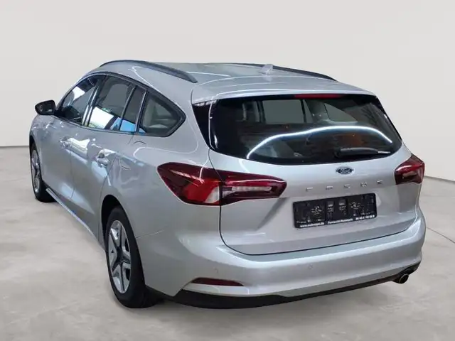 Ford Focus view 5