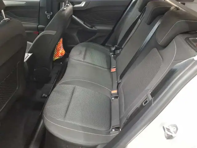 Ford Focus view 13