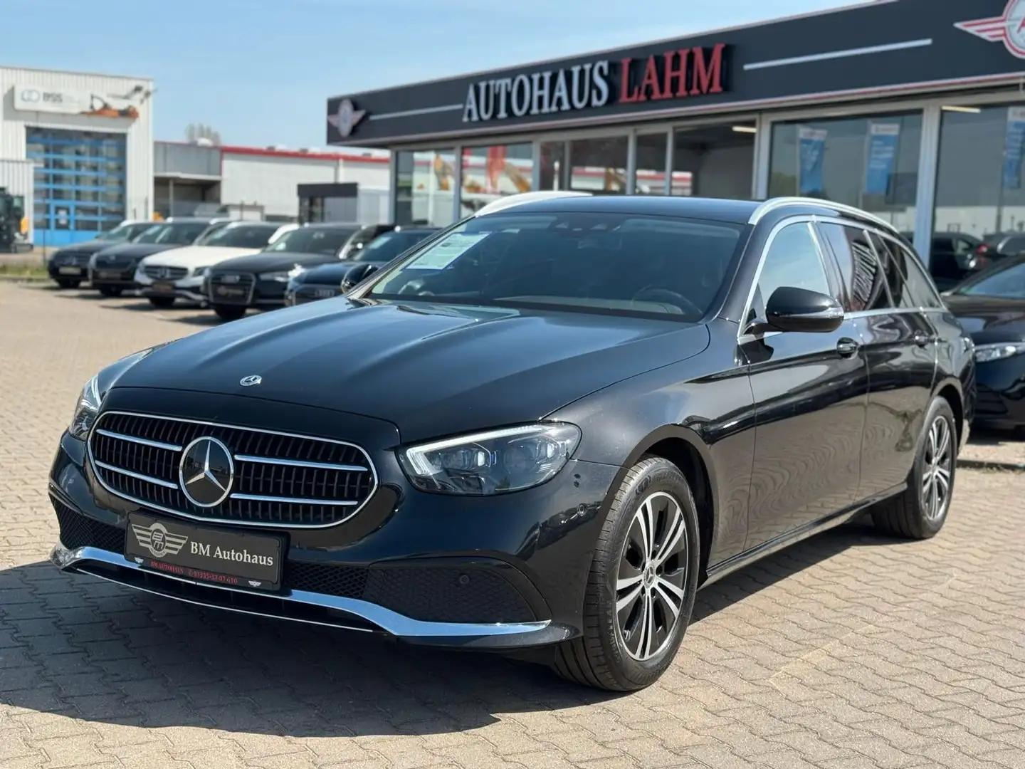Mercedes-Benz E 300 d T 4Matic"Avantgarde"1.HAND"Spur Ass."ACC Schwarz - 2