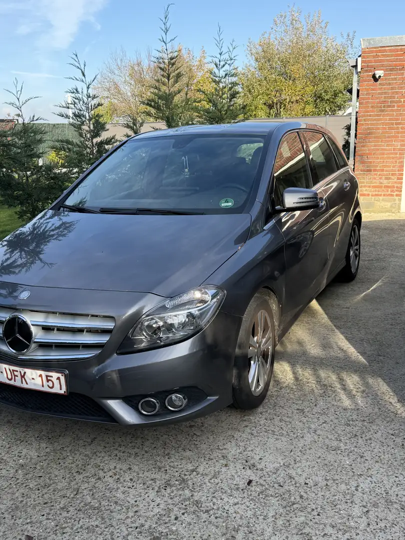 Mercedes-Benz B 180 - 1