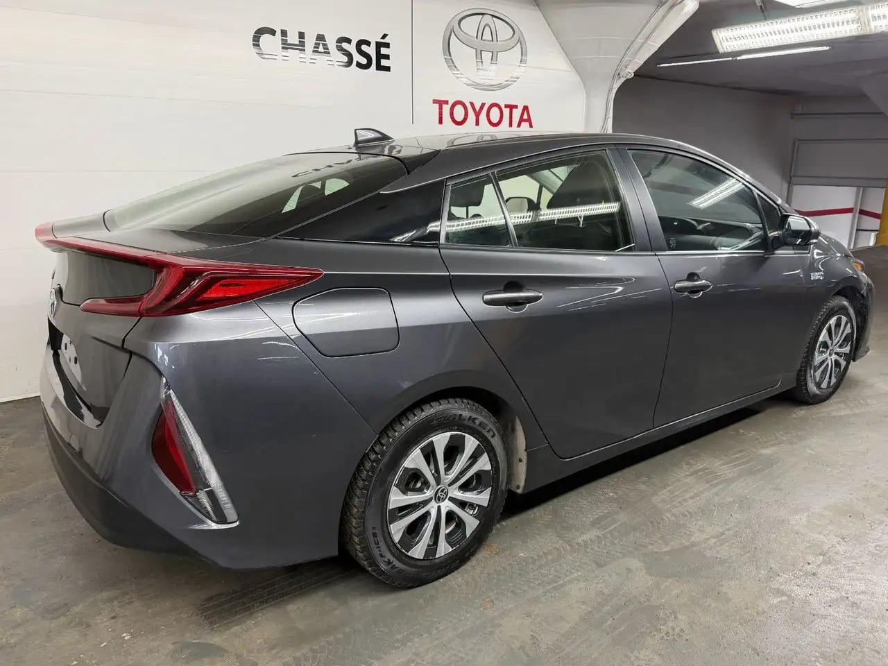 Toyota Prius Prime снимка Toyota Prius Prime