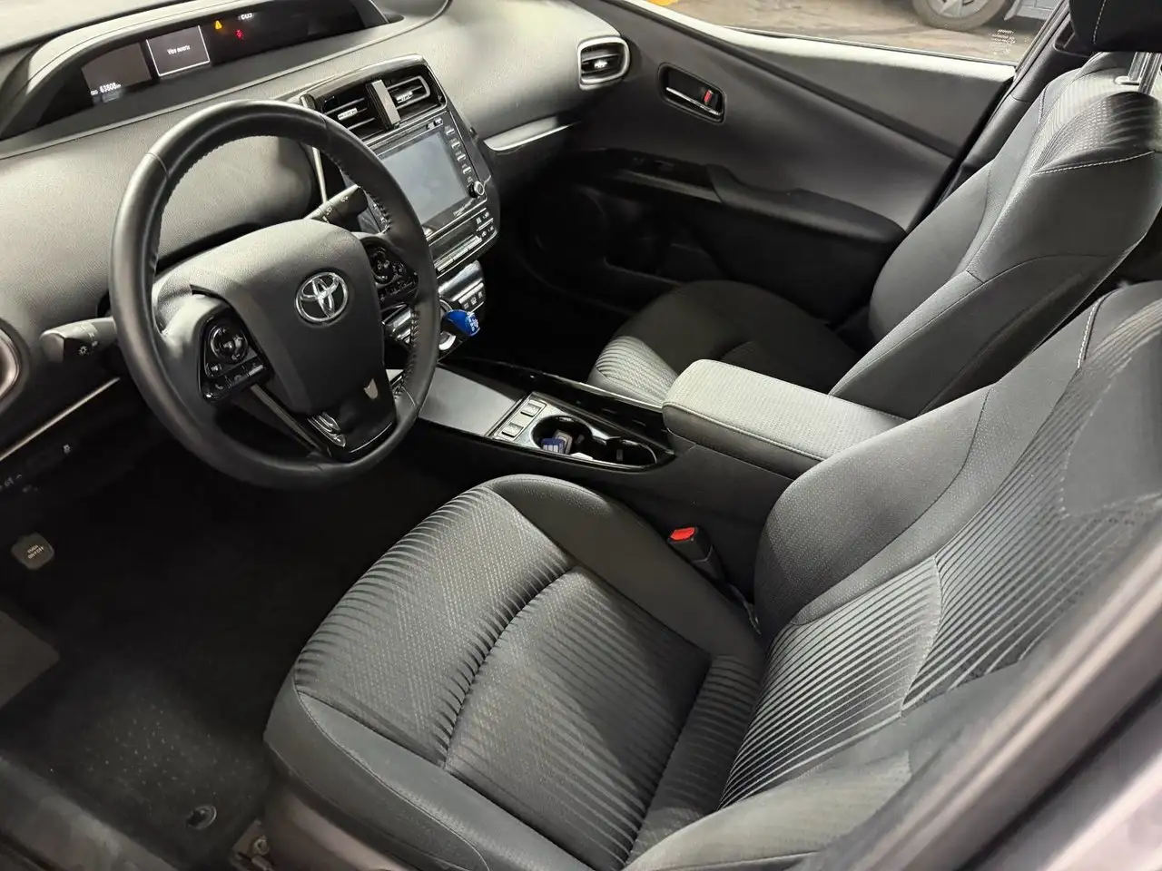 Toyota Prius Prime снимка Toyota Prius Prime