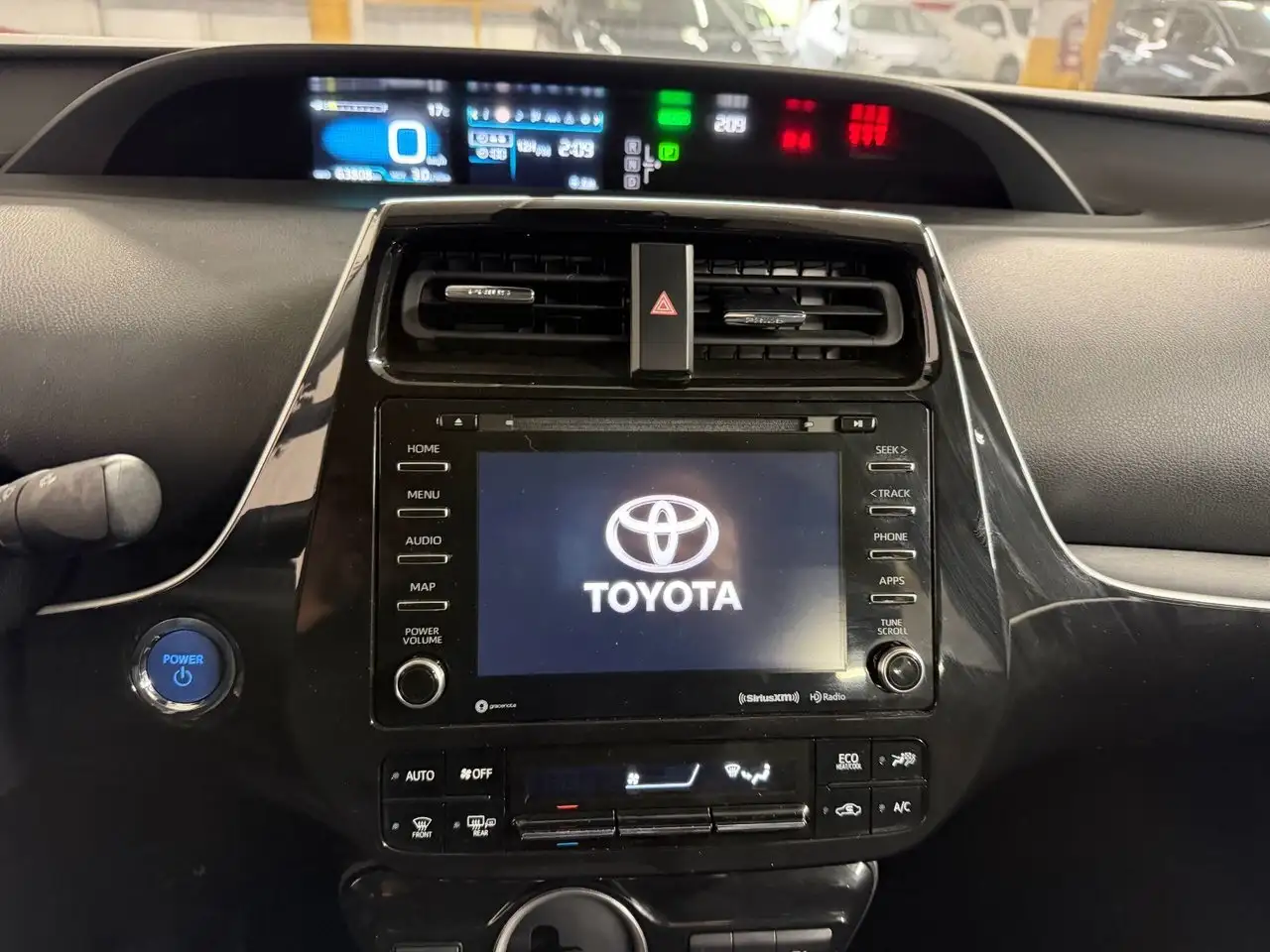 Toyota Prius Prime снимка Toyota Prius Prime