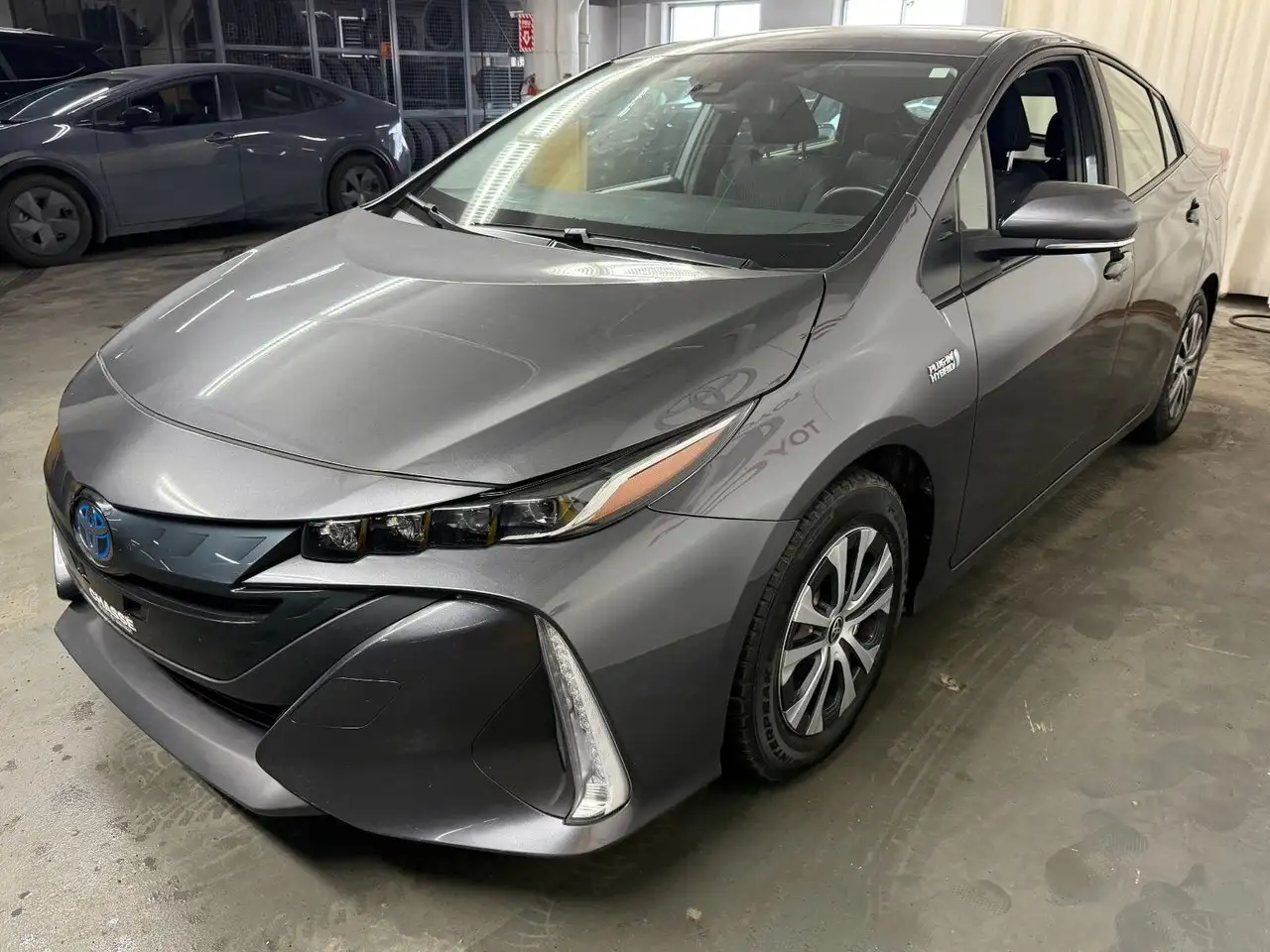 Toyota Prius Prime снимка Toyota Prius Prime