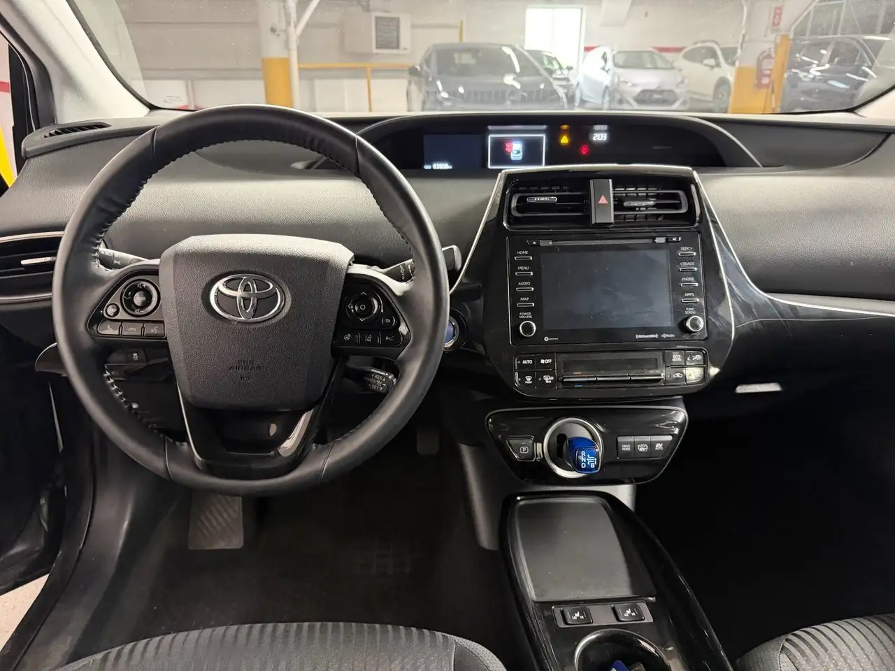Toyota Prius Prime снимка Toyota Prius Prime