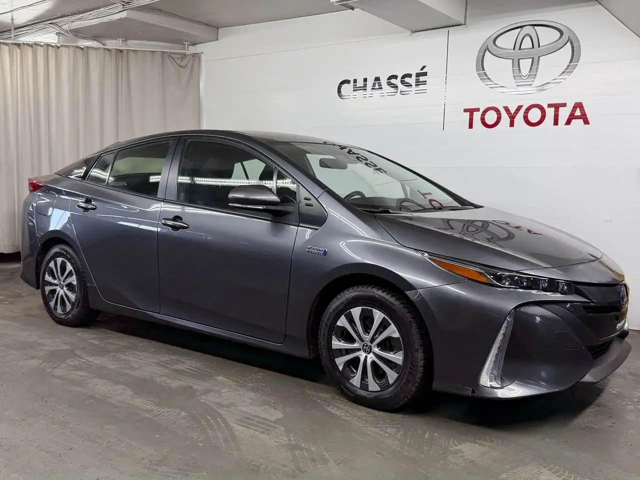 Toyota Prius Prime снимка Toyota Prius Prime