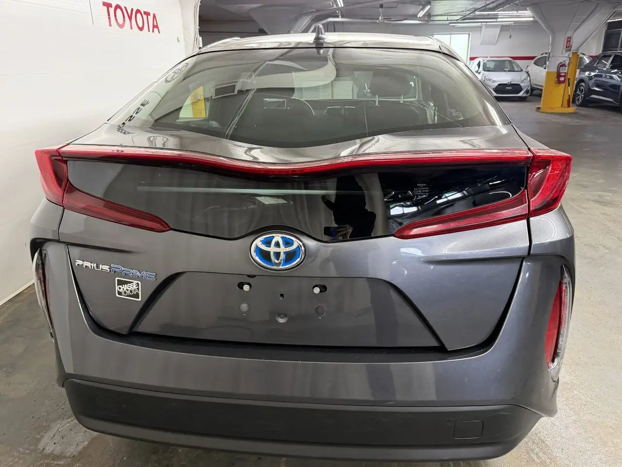 Toyota Prius Prime снимка Toyota Prius Prime