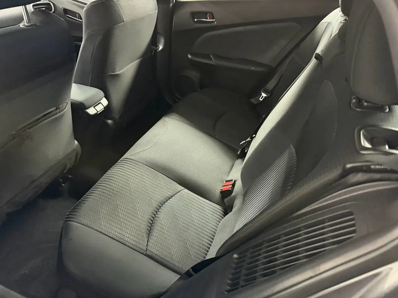 Toyota Prius Prime снимка Toyota Prius Prime