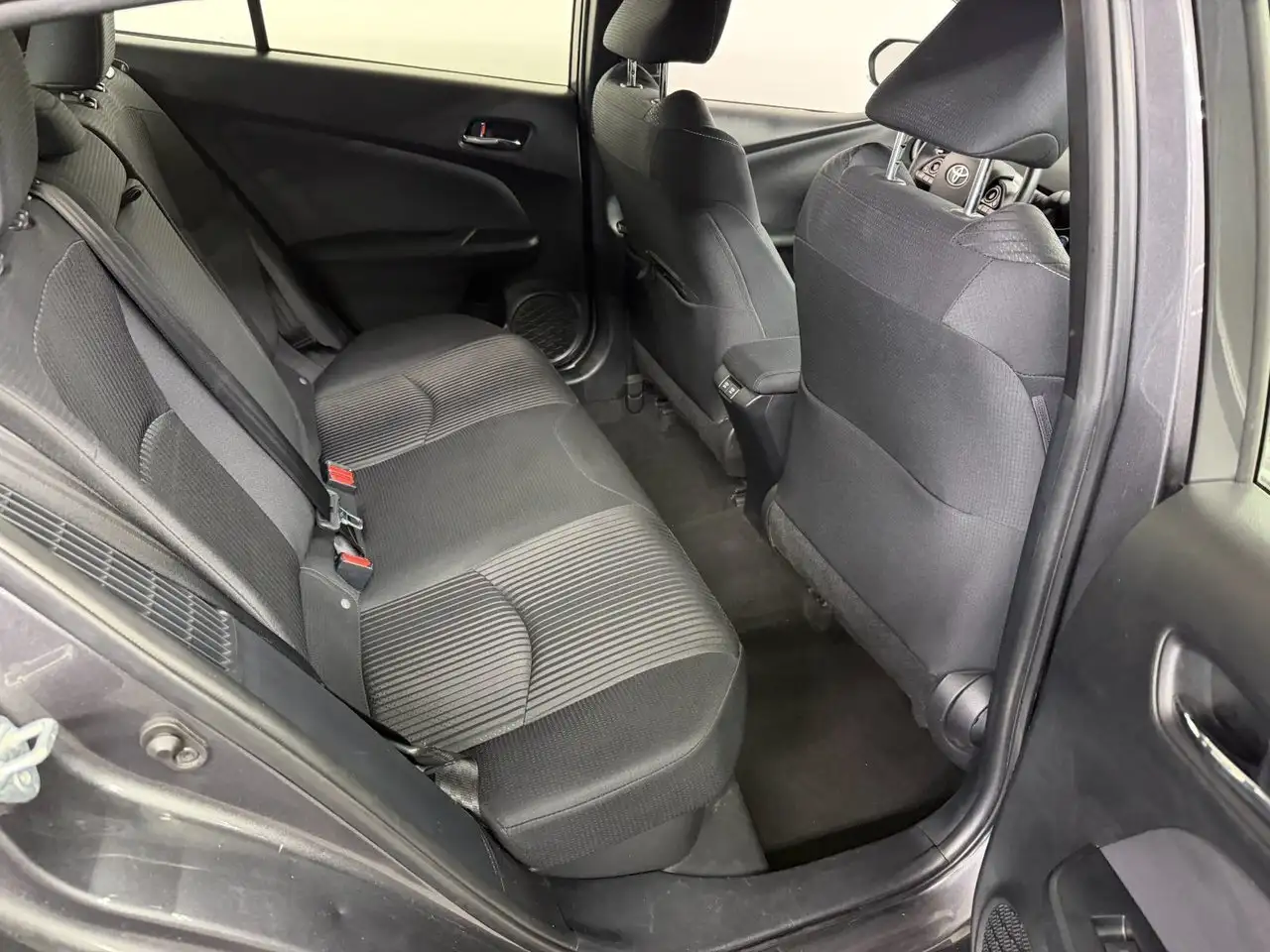 Toyota Prius Prime снимка Toyota Prius Prime