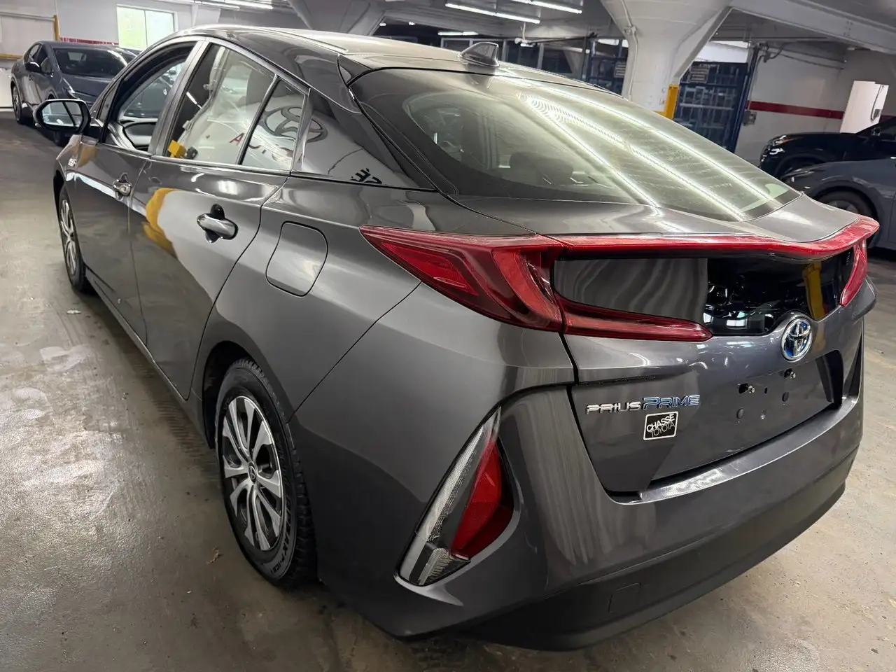 Toyota Prius Prime снимка Toyota Prius Prime