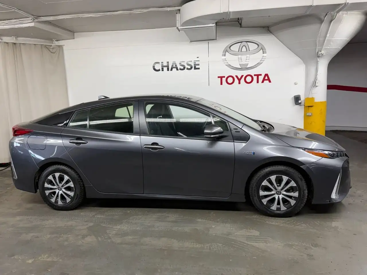 Toyota Prius Prime снимка Toyota Prius Prime