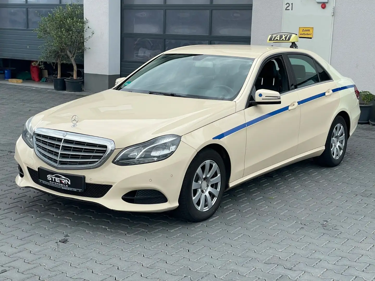 Mercedes-Benz E 200 BlueTEC ELEGANCE Taxi Facelift Beige - 2