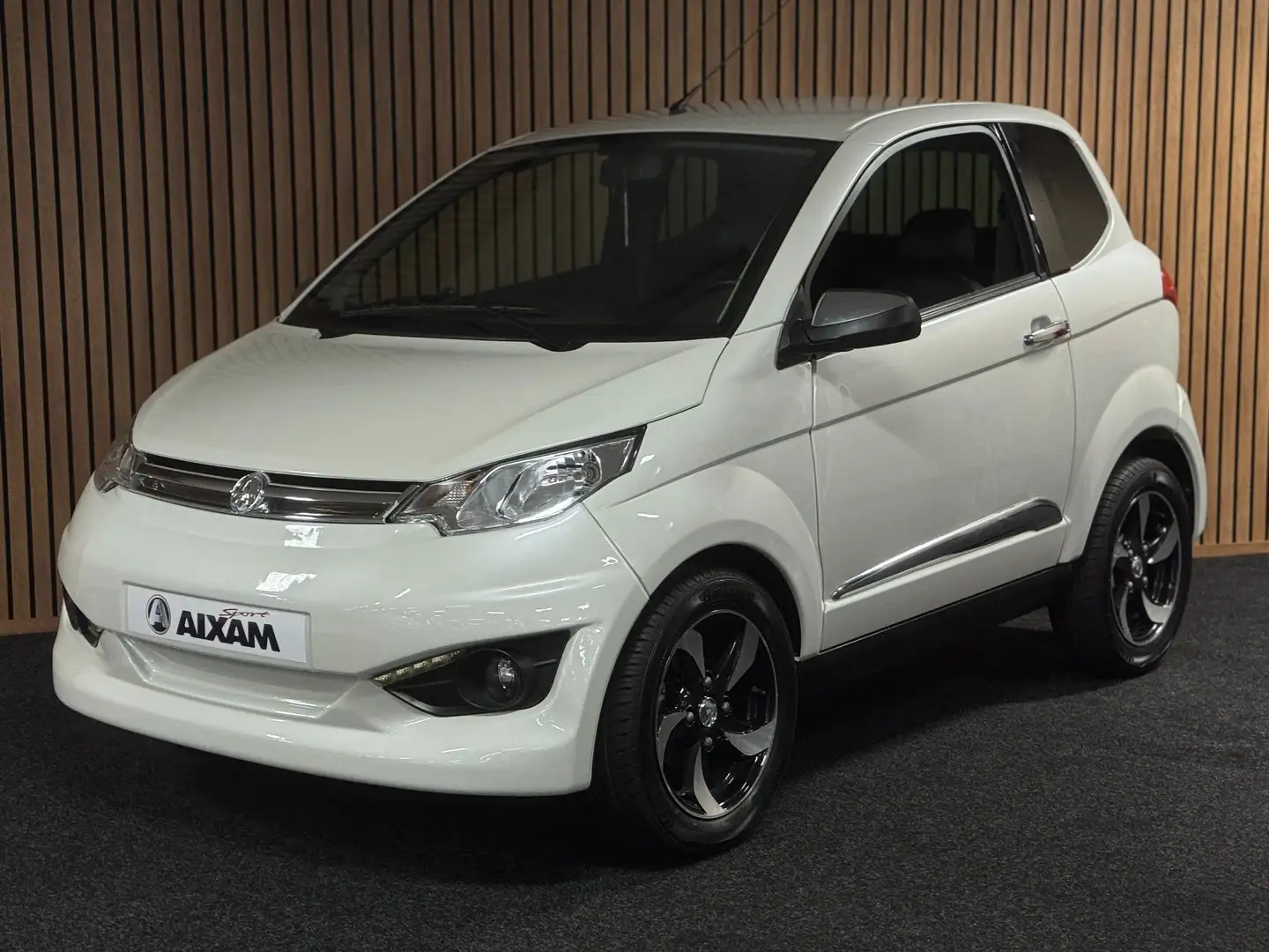 Aixam City Sport Chrome Pack Perlmuttweiß - 2