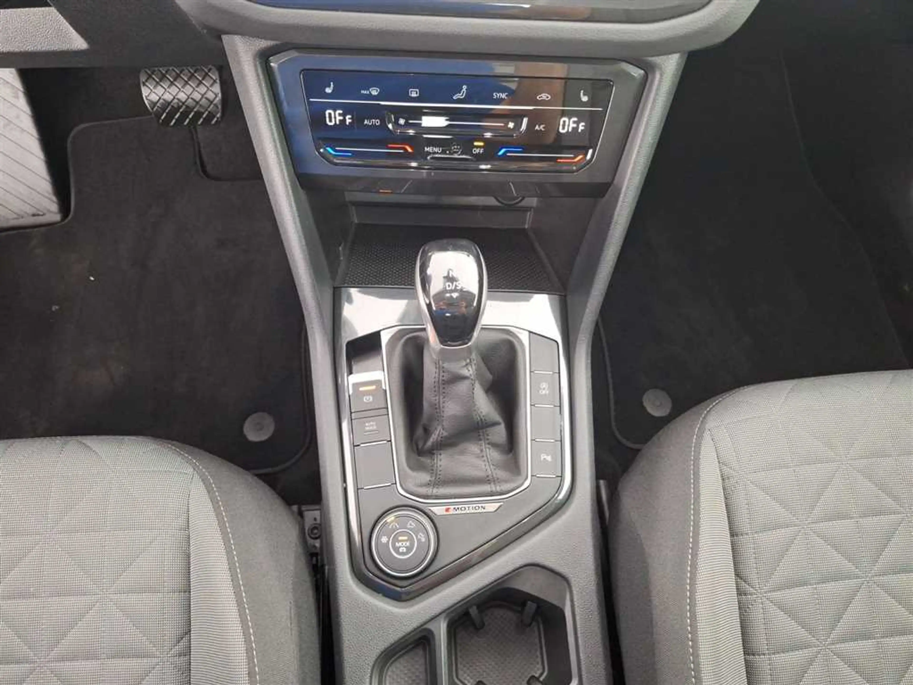 Volkswagen Tiguan Life 2.0 TDI DSG 4MOTION — photo 15