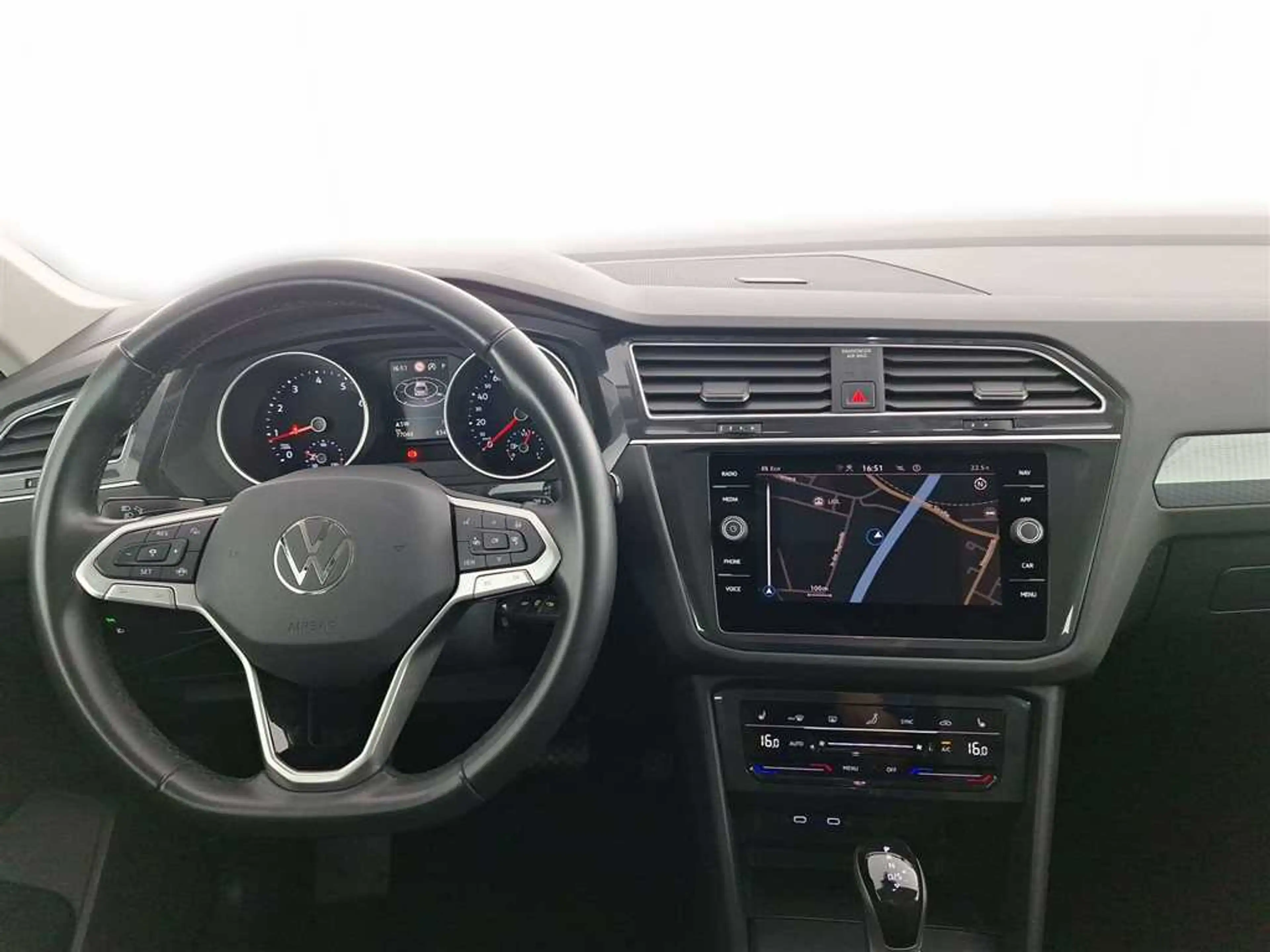 Volkswagen Tiguan Life 2.0 TDI DSG 4MOTION — photo 9