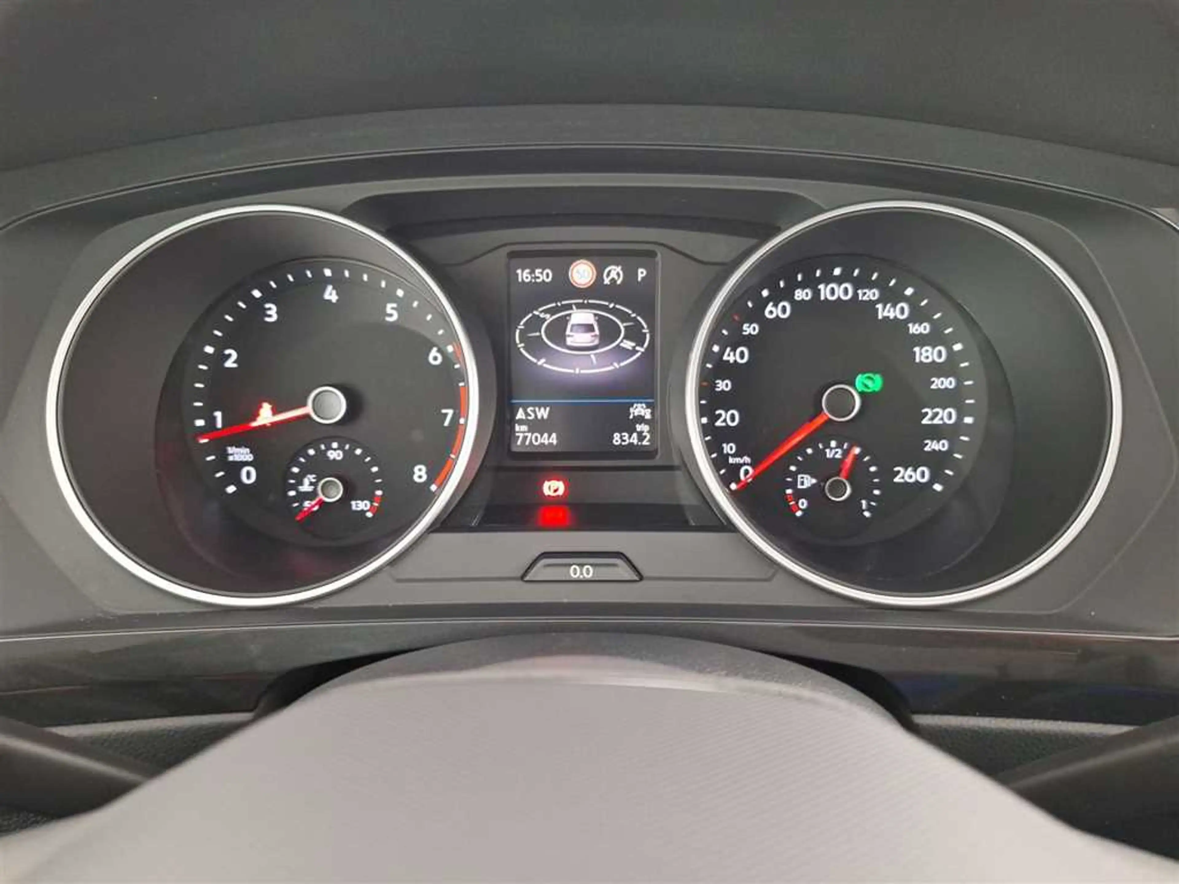 Volkswagen Tiguan Life 2.0 TDI DSG 4MOTION — photo 10