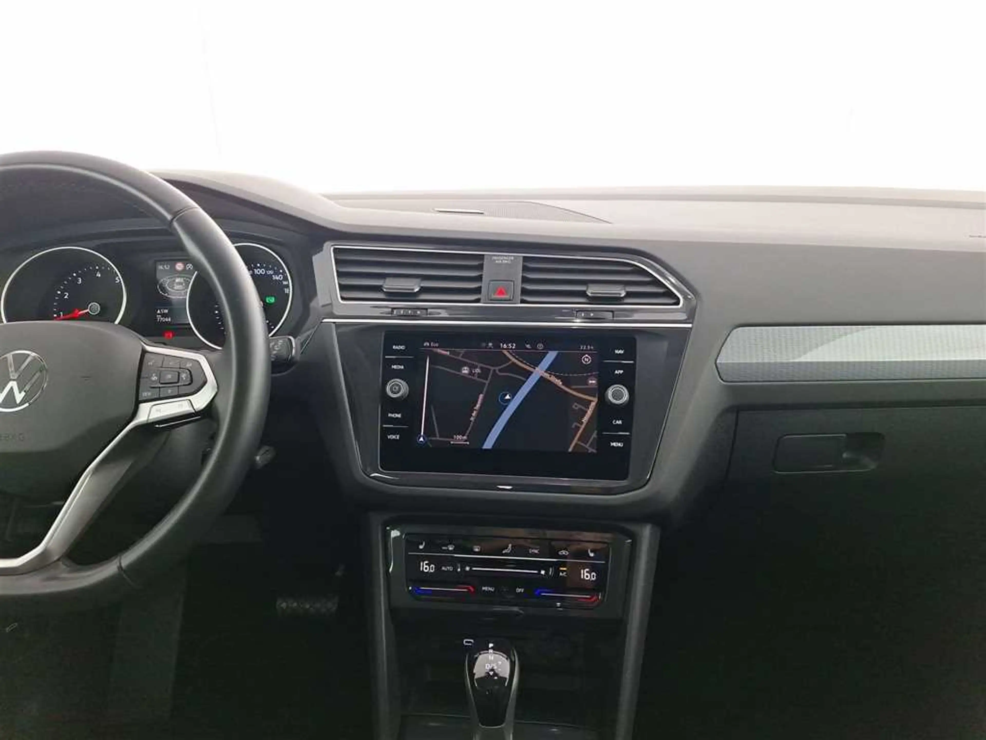 Volkswagen Tiguan Life 2.0 TDI DSG 4MOTION — photo 13