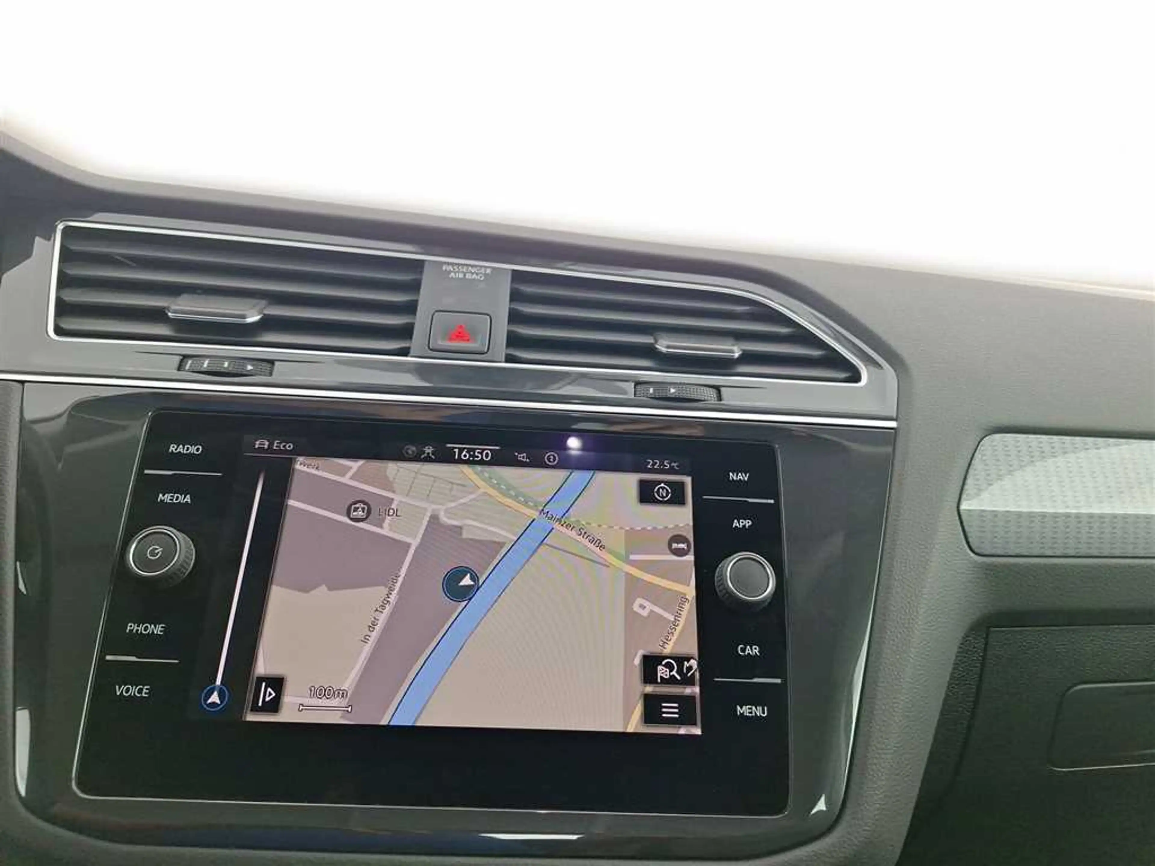 Volkswagen Tiguan Life 2.0 TDI DSG 4MOTION — photo 11