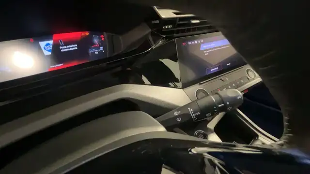 Peugeot 308 view 14