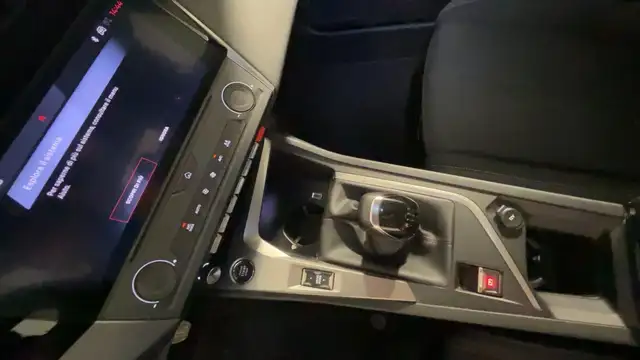 Peugeot 308 view 16