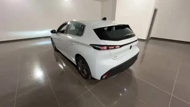 Peugeot 308 view 6