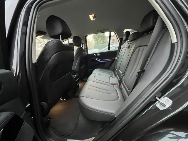BMW X5 view 8