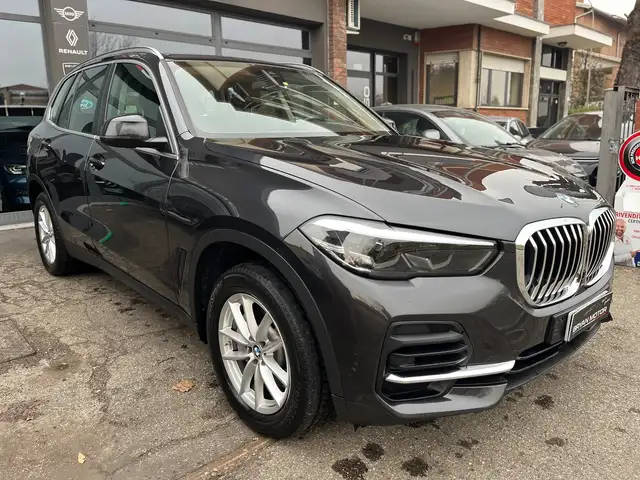 BMW X5 view 5