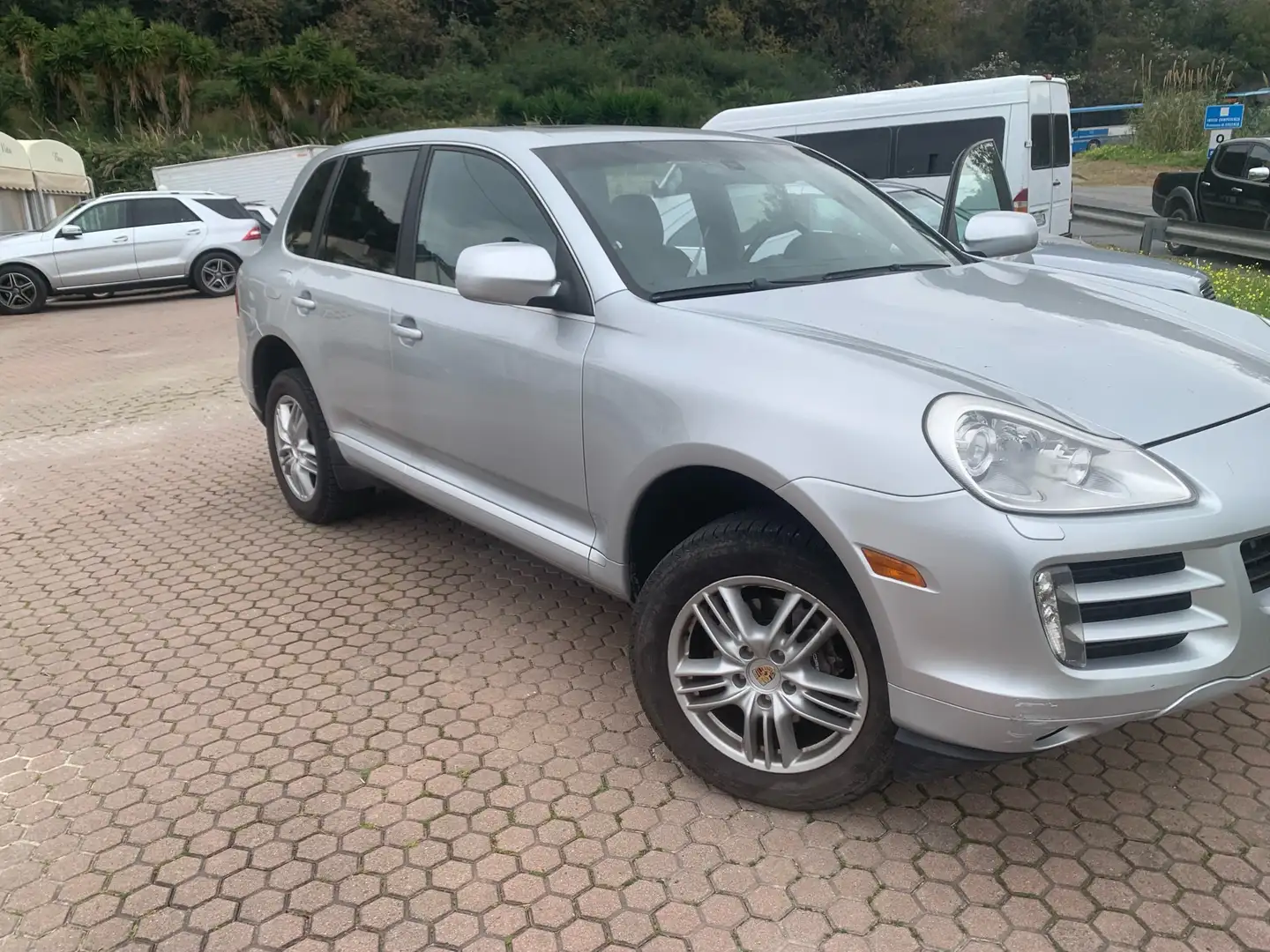 Porsche Cayenne Tiptronic S Silber - 2