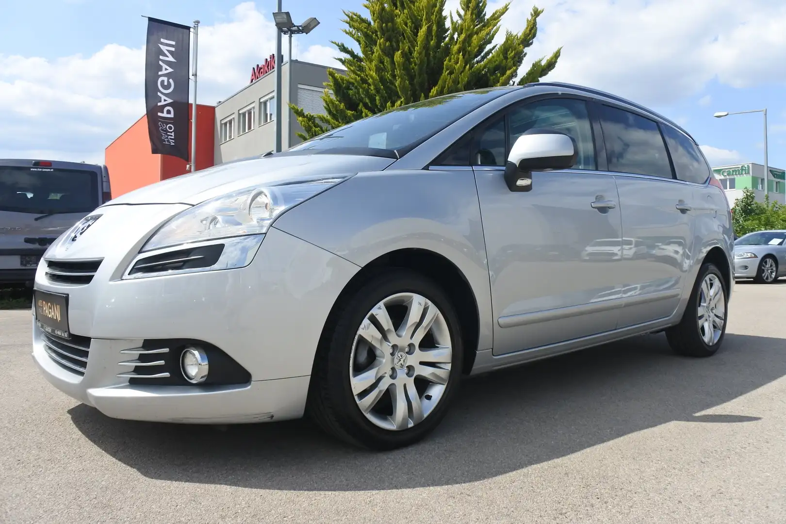Peugeot 5008 1,6 HDI 115 FAP Allure/PANO/7SITZE/ Silber - 2