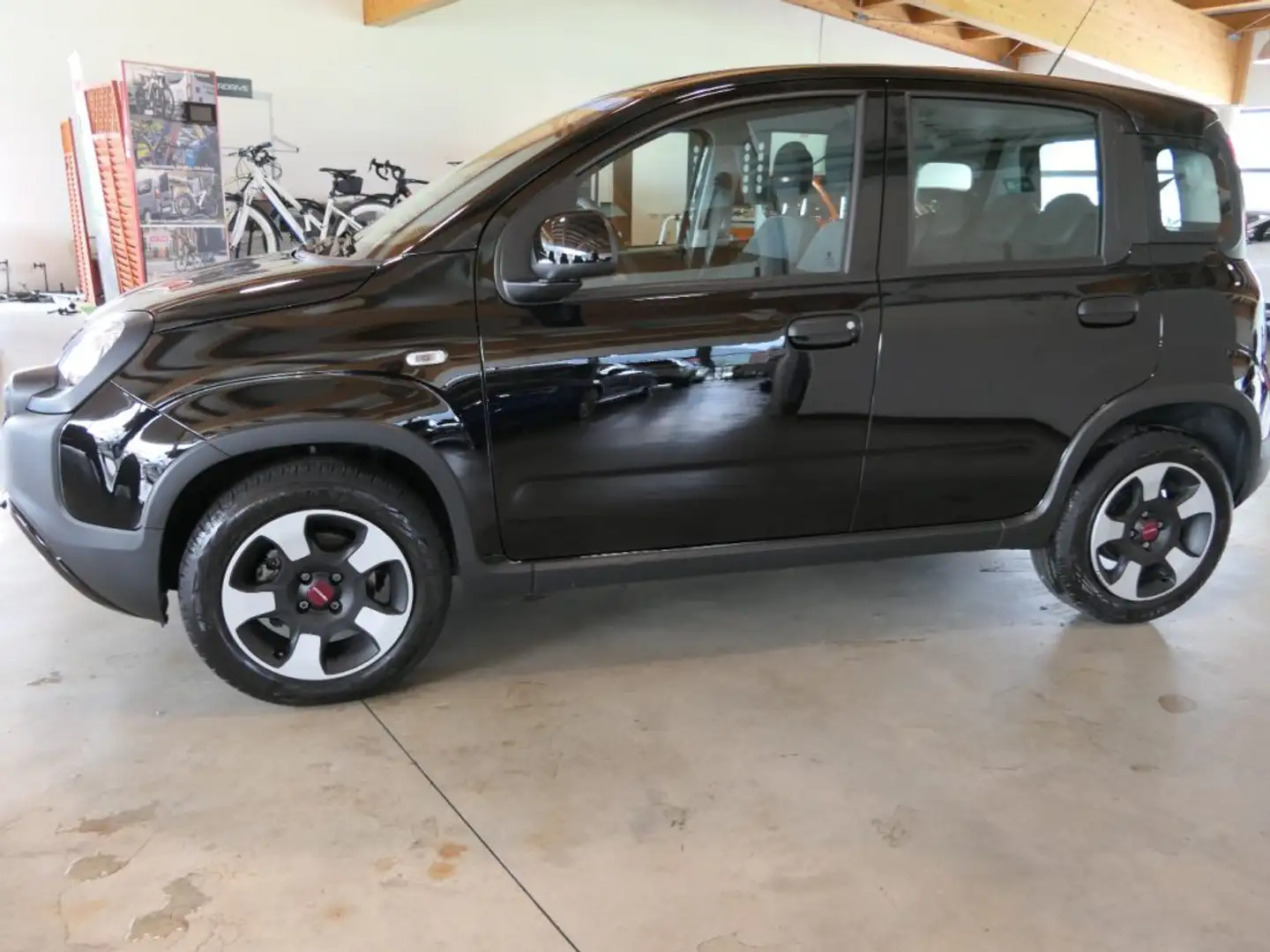 Fiat Panda 1.0 FireFly S&S Hybrid City Cross Nero - 1