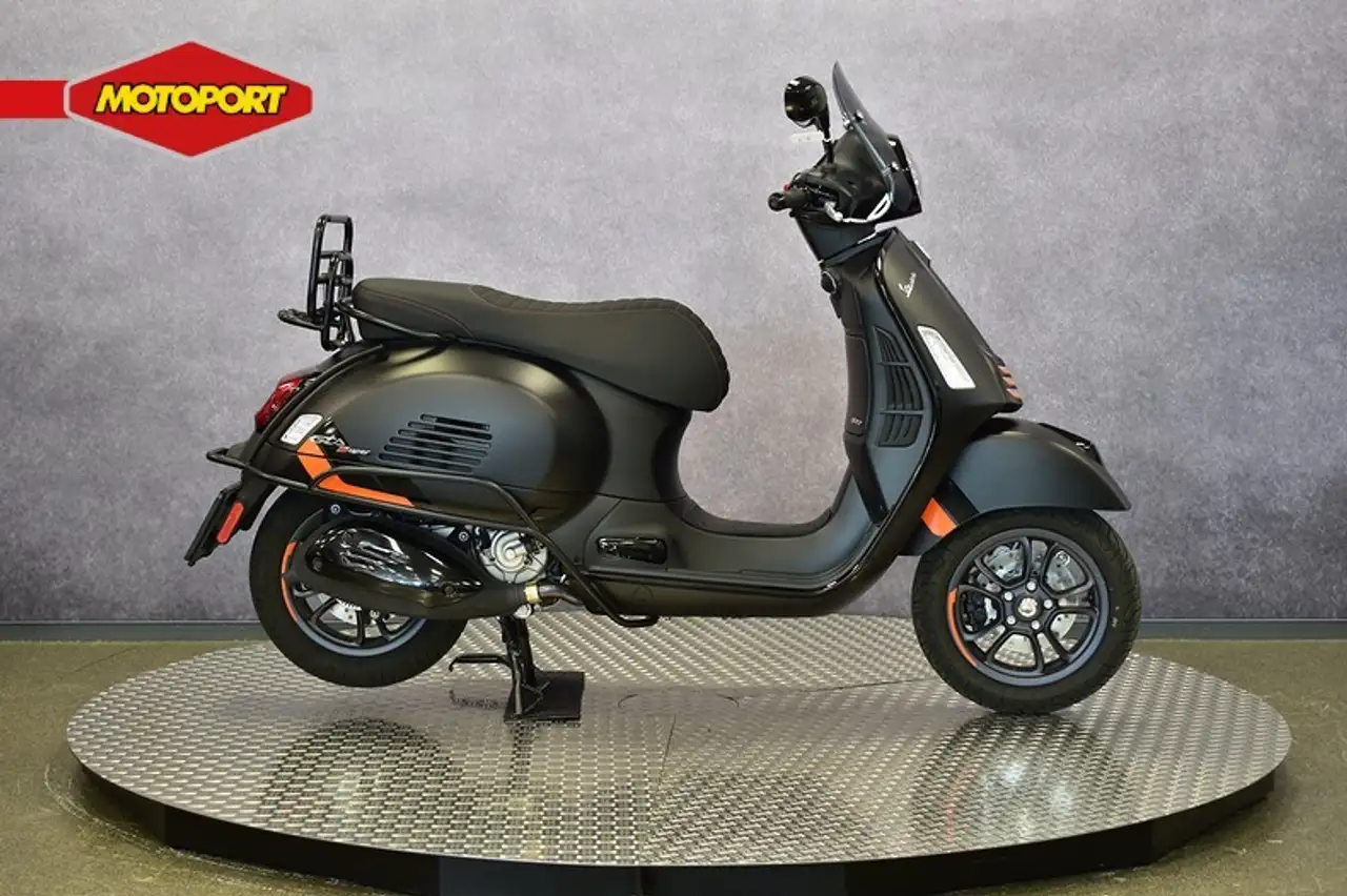 Vespa GTS Super Sport