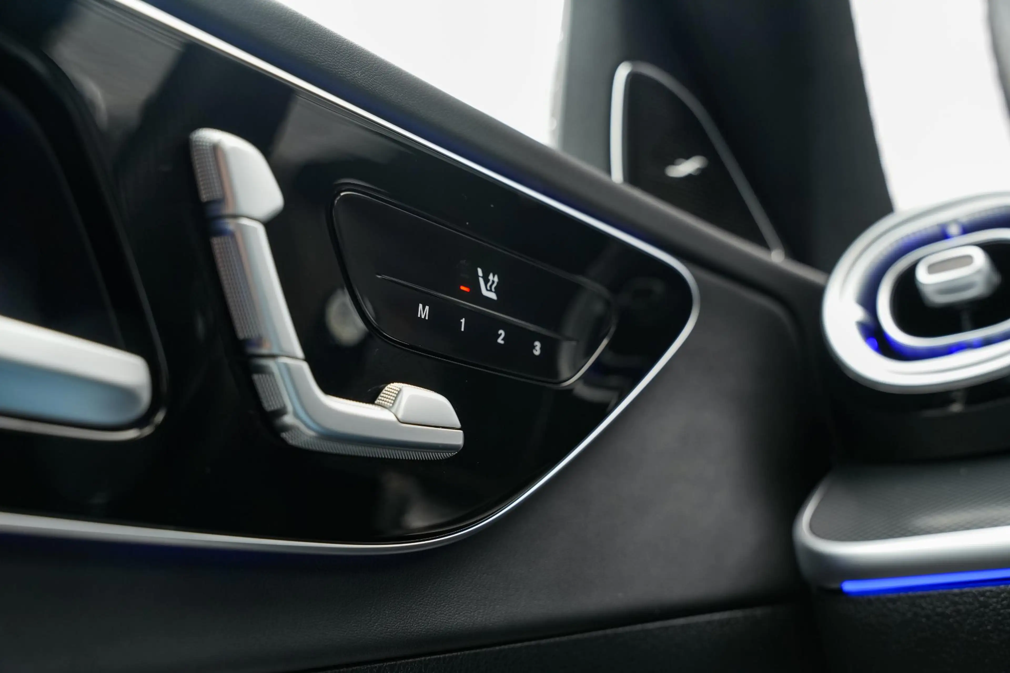 Mercedes-Benz C 43 AMG 4MATIC Panoramadak Burmester Adapt. Cruise Ambient — photo 23