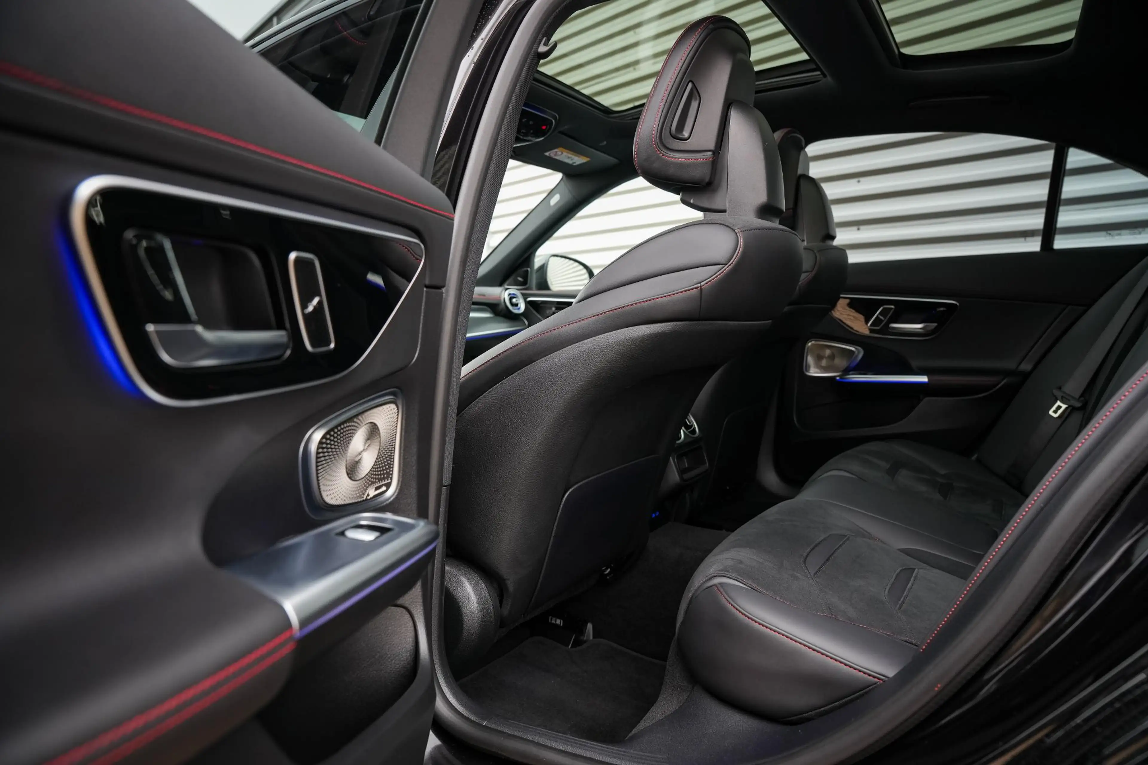 Mercedes-Benz C 43 AMG 4MATIC Panoramadak Burmester Adapt. Cruise Ambient — photo 33