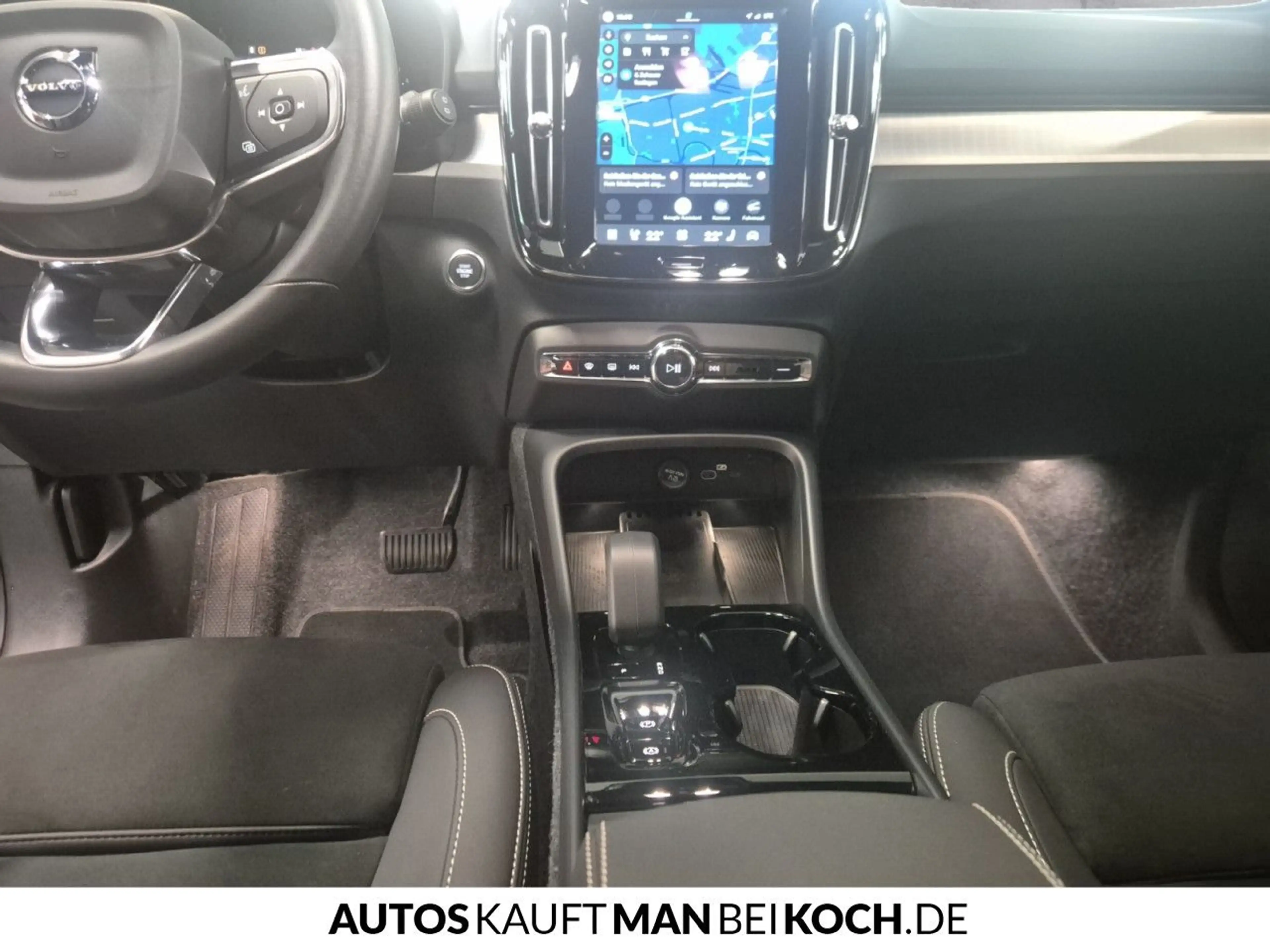 Volvo XC40 B3 Plus Dark ACC BLIS LED H/K 360° Notrad SHZ — photo 10