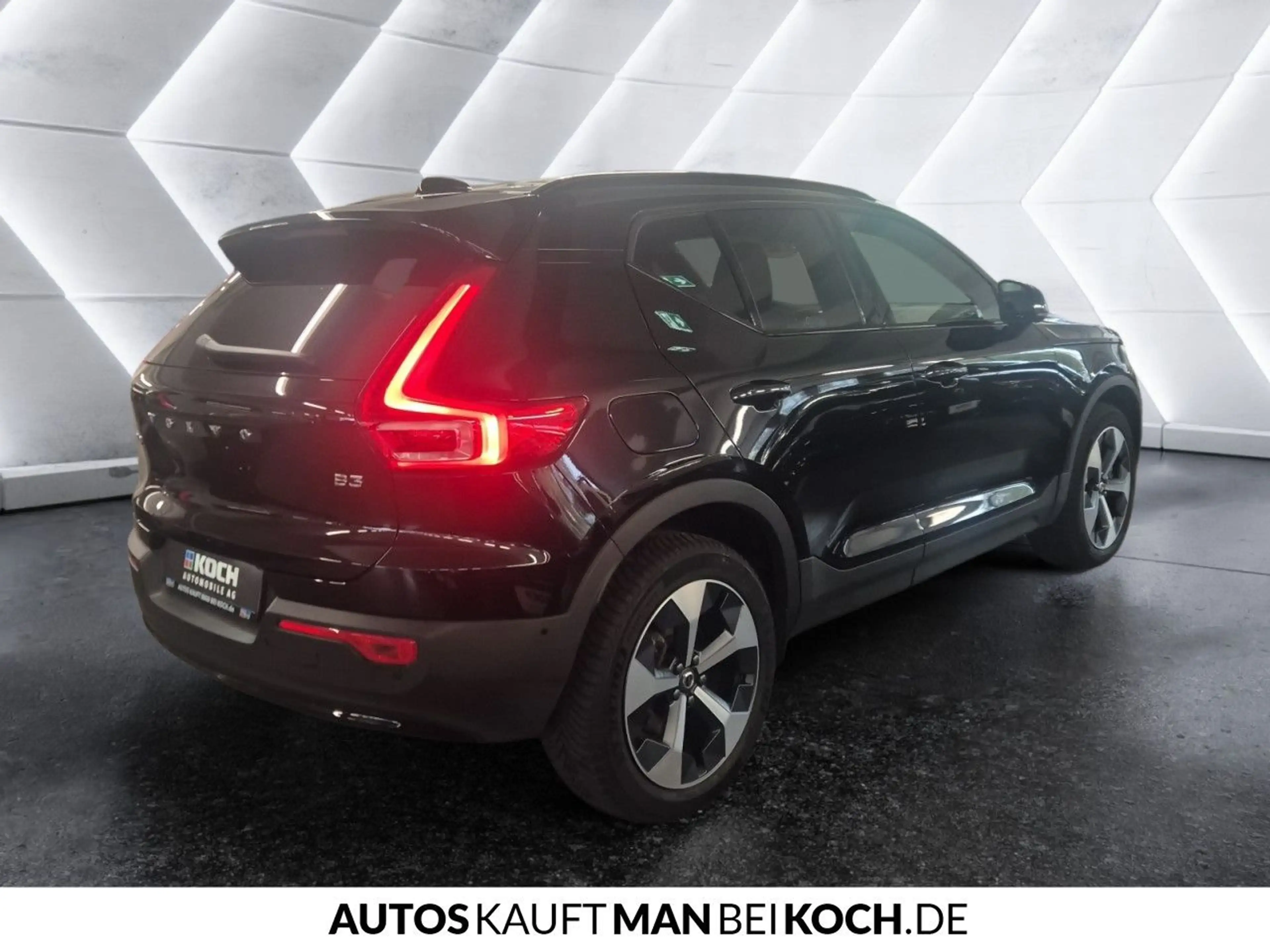 Volvo XC40 B3 Plus Dark ACC BLIS LED H/K 360° Notrad SHZ — photo 4