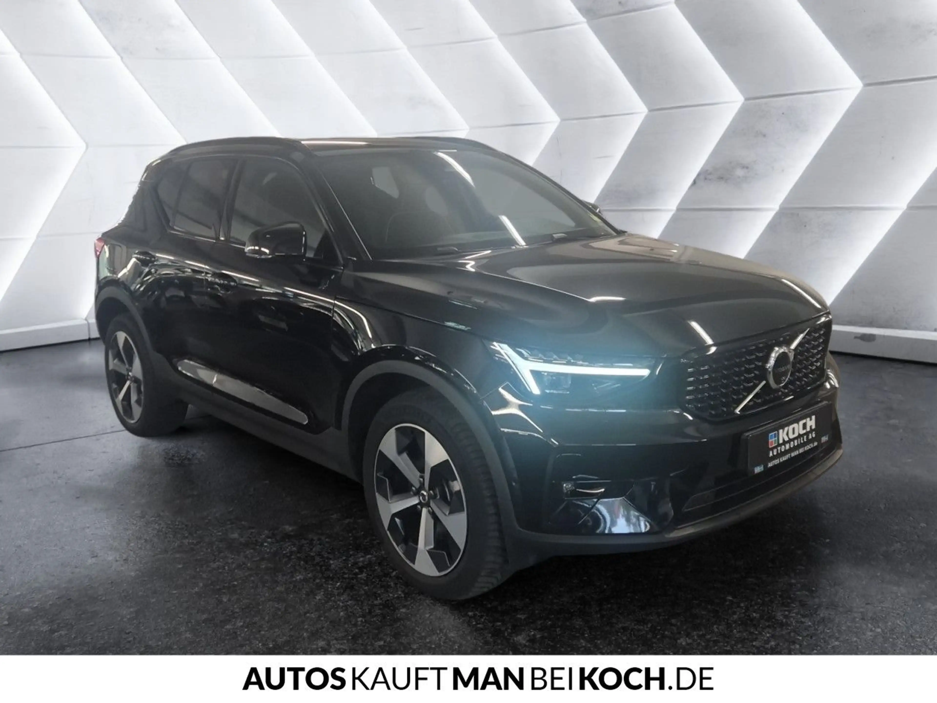Volvo XC40 B3 Plus Dark ACC BLIS LED H/K 360° Notrad SHZ — photo 5