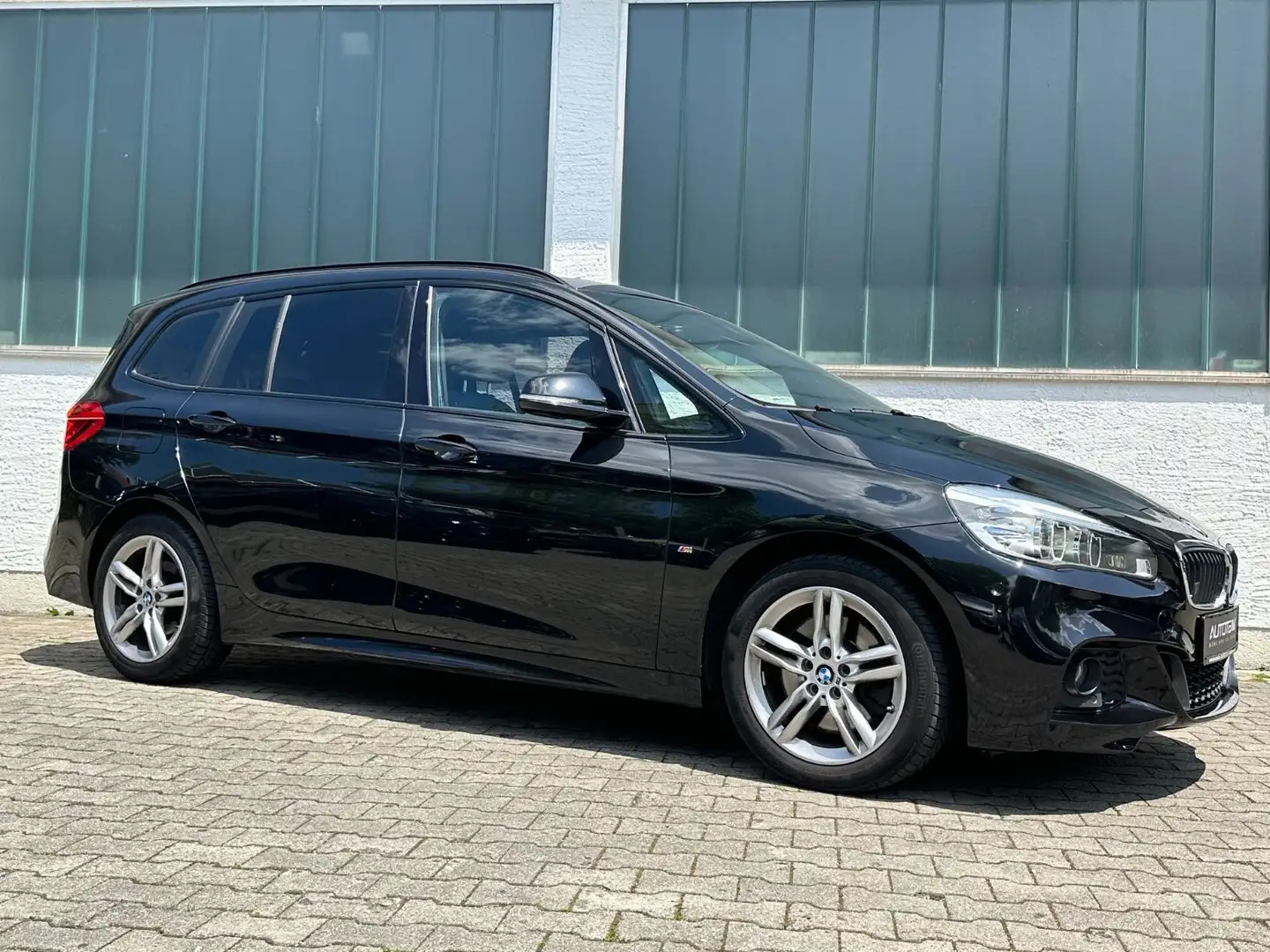 BMW 220 Gran Tourer 220d xDrive M Sport*7-SITZE*PANO*AHK Schwarz - 2