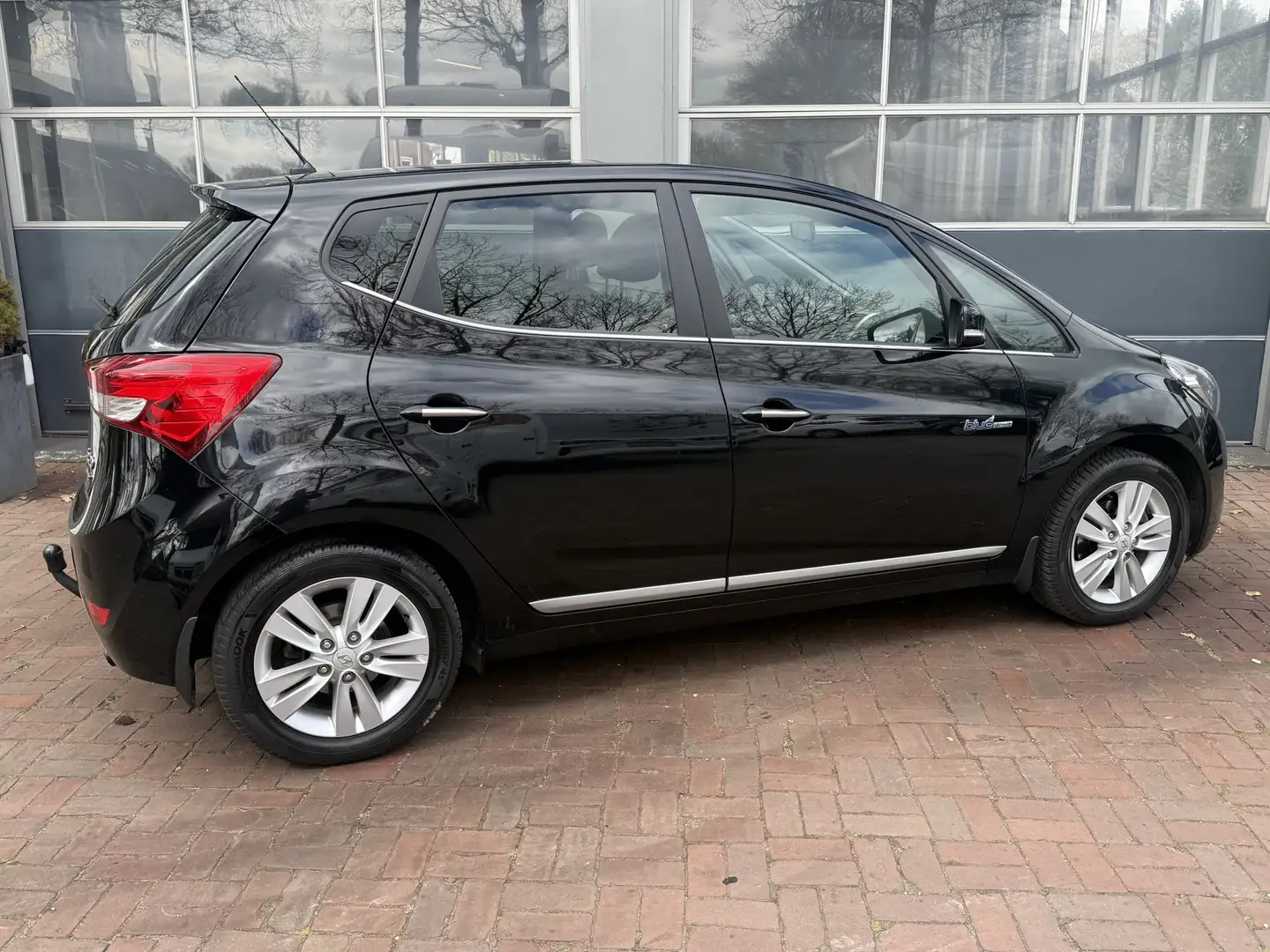 Hyundai iX20 1.6i i-Catcher Bj 2012 Hoge Zit Panodak,Leer,Navi, Zwart - 2