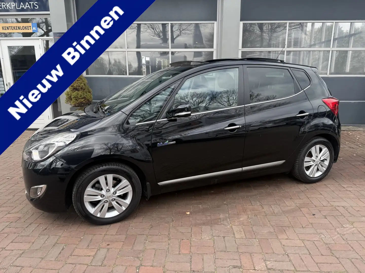 Hyundai iX20 1.6i i-Catcher Bj 2012 Hoge Zit Panodak,Leer,Navi, Zwart - 1