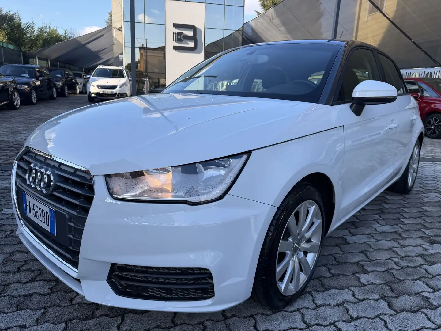 Audi A1 A1 1.0 tfsi ultra 95cv s-tronic DA VETRINA !! IDO Blanc - 1