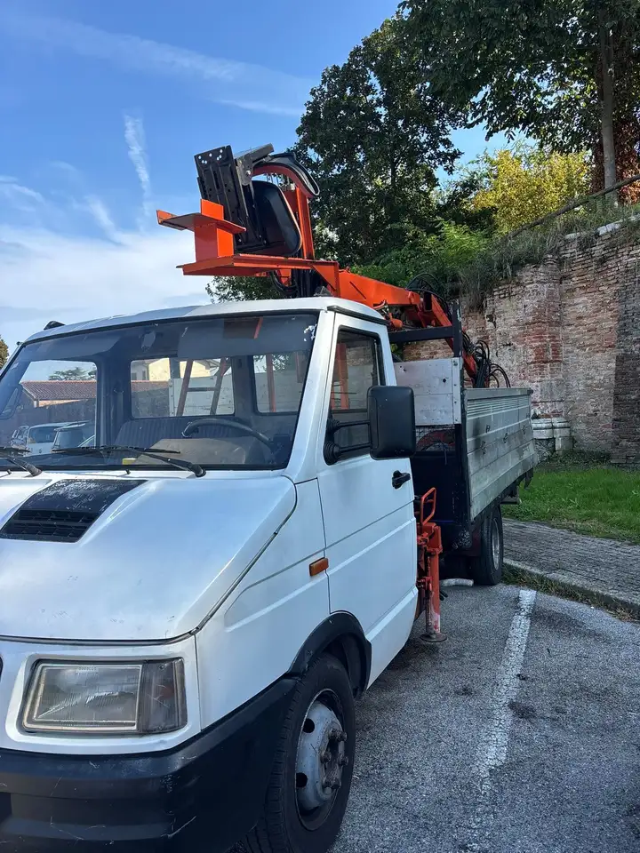 Iveco Daily Vendo Iveco Daily del 1986, diesel, con cabina sos, foto 2