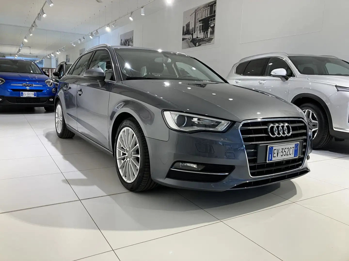 Audi A3 A3 SPB 2.0 TDI Ambition Gris - 2