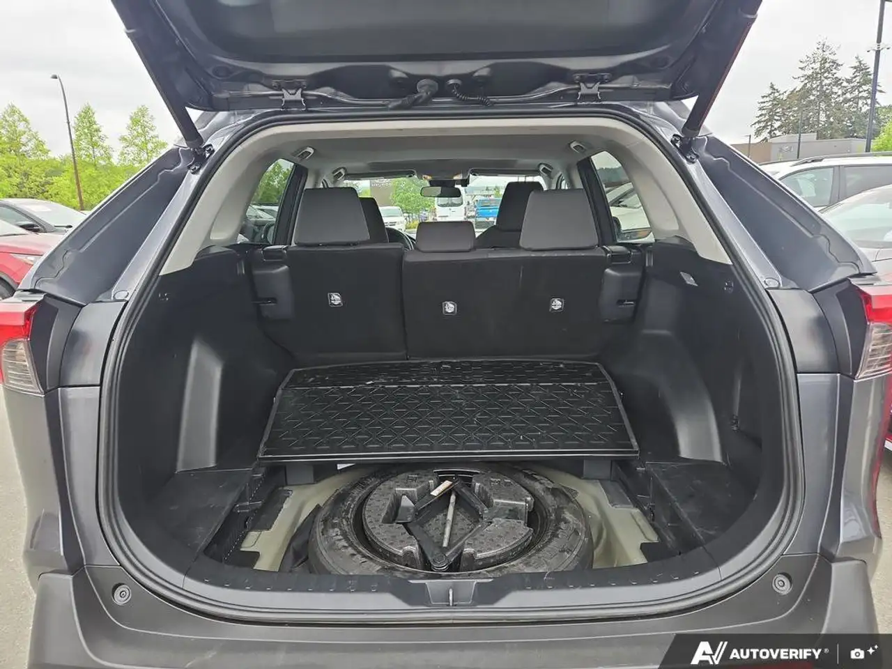 Toyota RAV 4 снимка Toyota RAV 4