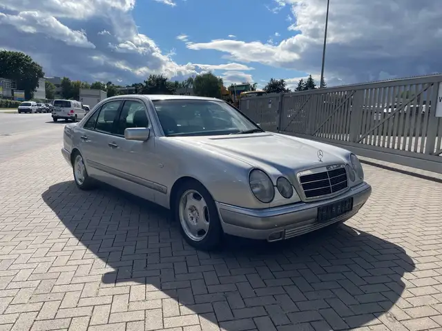 Mercedes-Benz E 320 Elegance Limo Automatik TÜV-27