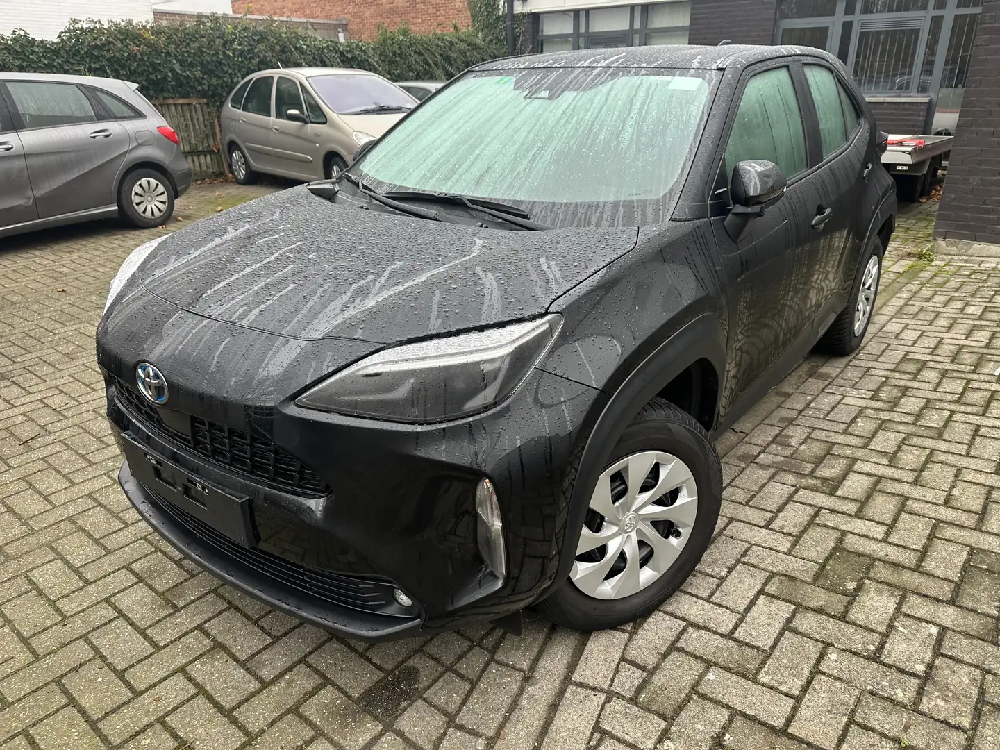 Toyota Yaris Cross Zwart - 1