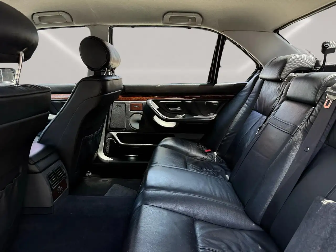 BMW 740iL, foto 11
