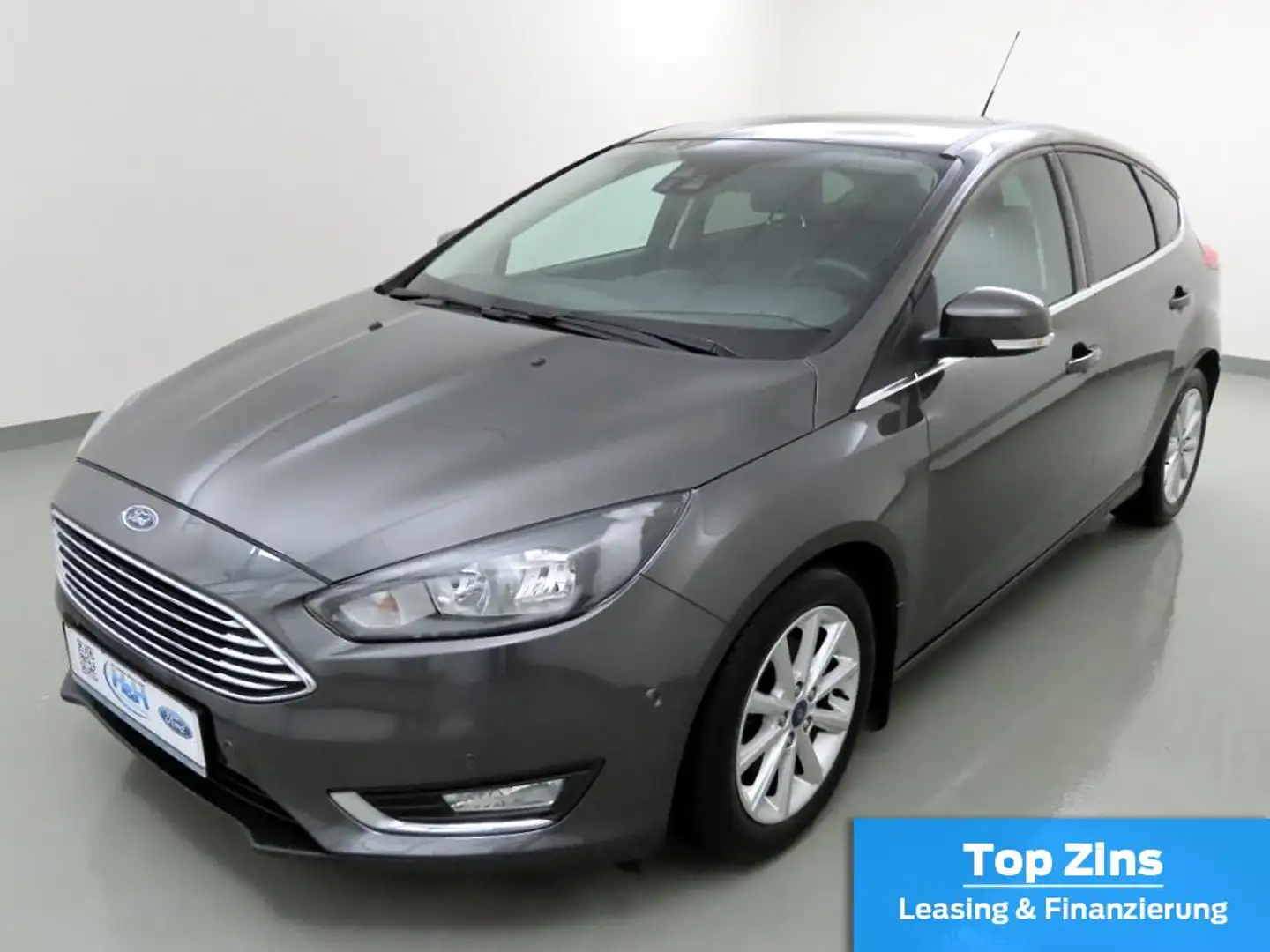 Ford Focus 1.5 TDCi Titanium AHK+ParkAss+WinterPak Grau - 2