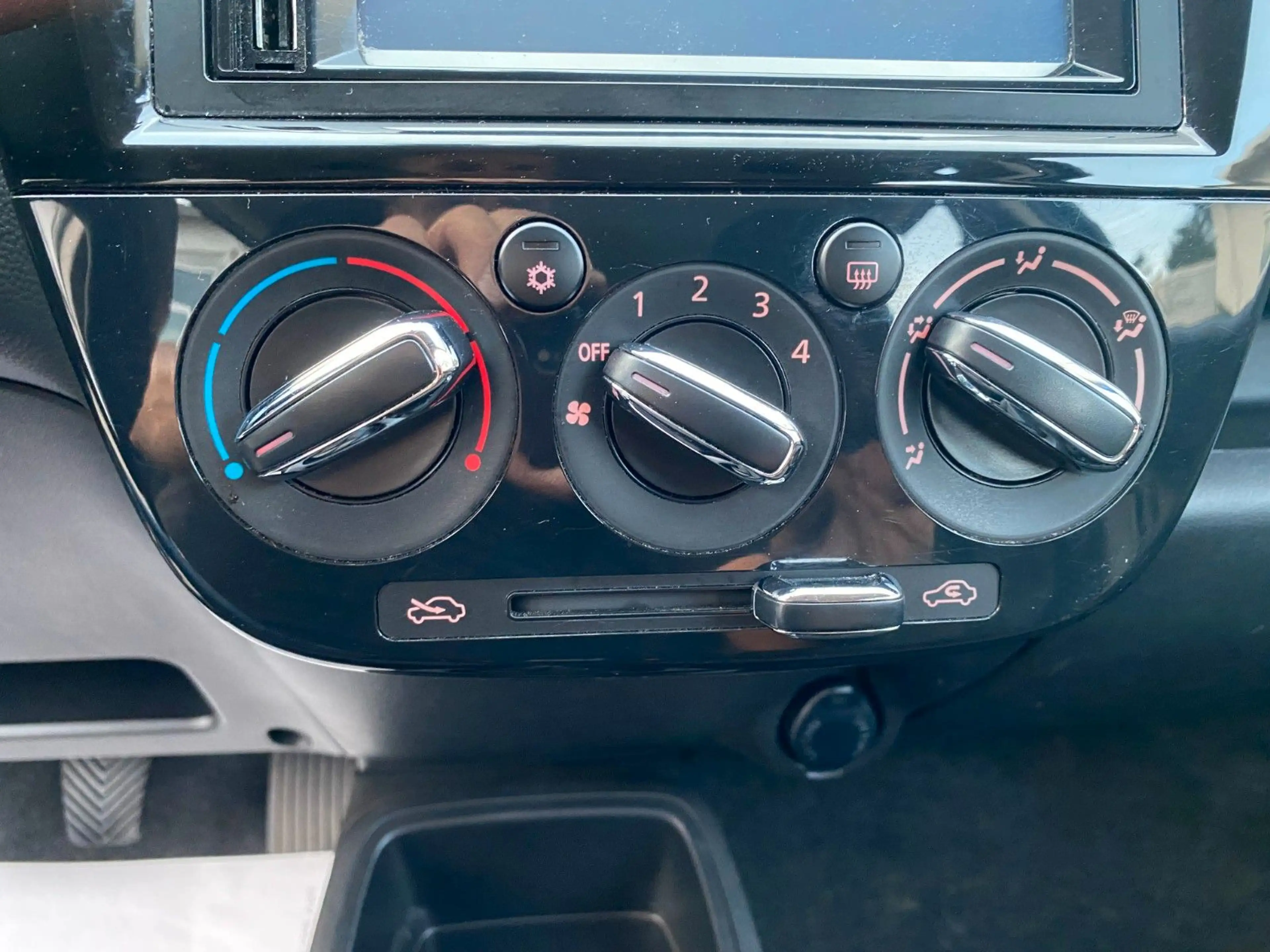 Mitsubishi Space Star Select — photo 11